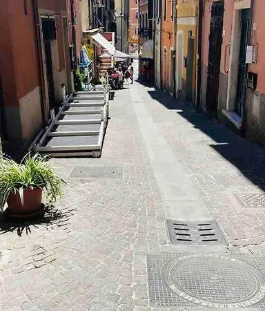 Shelley's * Lerici