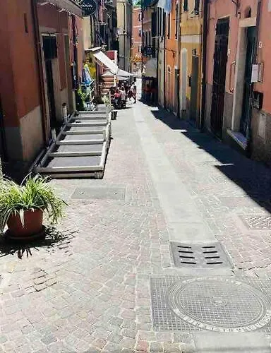 Shelley's * Lerici